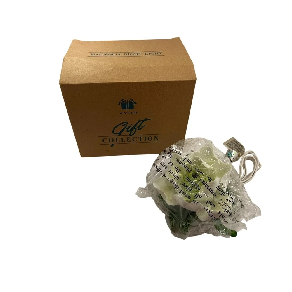 Avon Magnolia Nightlight Lamp Porcelain Small Handpainted With Cord new in box‎